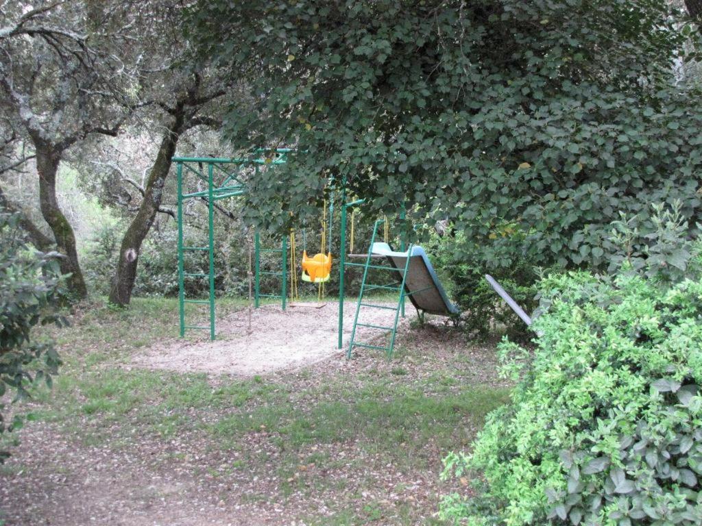 Domaine Du Bois Gite Marion Galargues Exteriör bild
